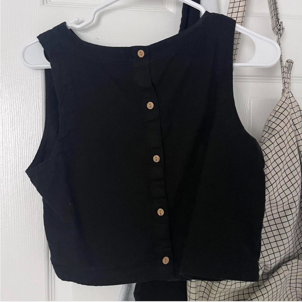 Old Navy Black Sleeveless Button-Front Tank